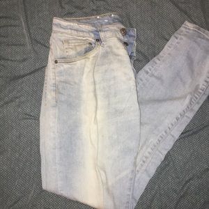 H&M lightwash denim jeans
